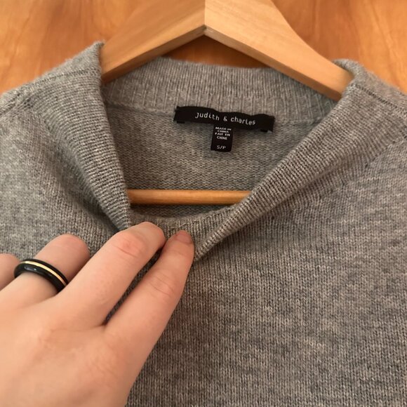 Judith & Charles Grey Shortsleeve Sweater - Picture 3 of 4